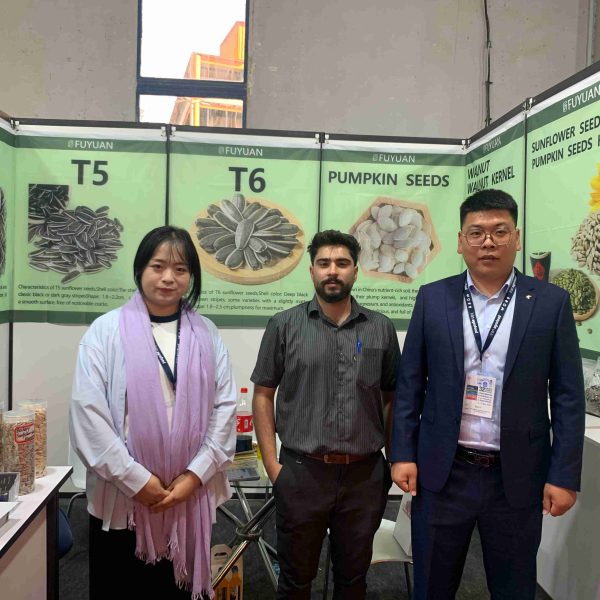 حضور در نمایشگاه عمده فروشی پسته